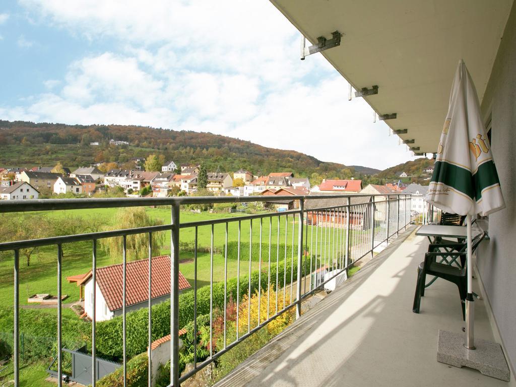 Spacious Apartment In Bollendorf In Nature Park ภายนอก รูปภาพ